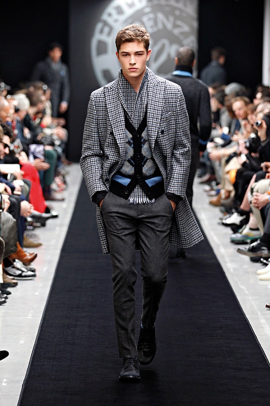 エルマンノ シェルヴィーノ(ERMANNO SCERVINO) ポロシャツ